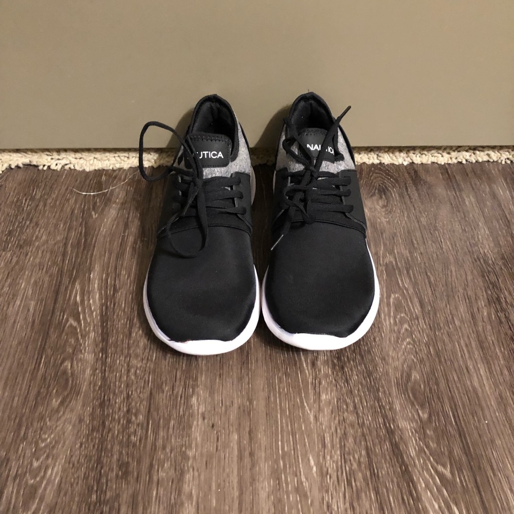 Nautica tennis shoes